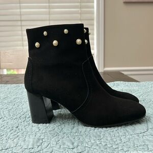 Brenda Zaro Pearl Ankle Boots Black Suede/Leather. Sz 38/7.5. Made in Sp…
